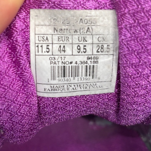 Brooks Adrenaline GTS 17 Silver and Purple running shoes women’s size 11.5 - Picture 11 of 11